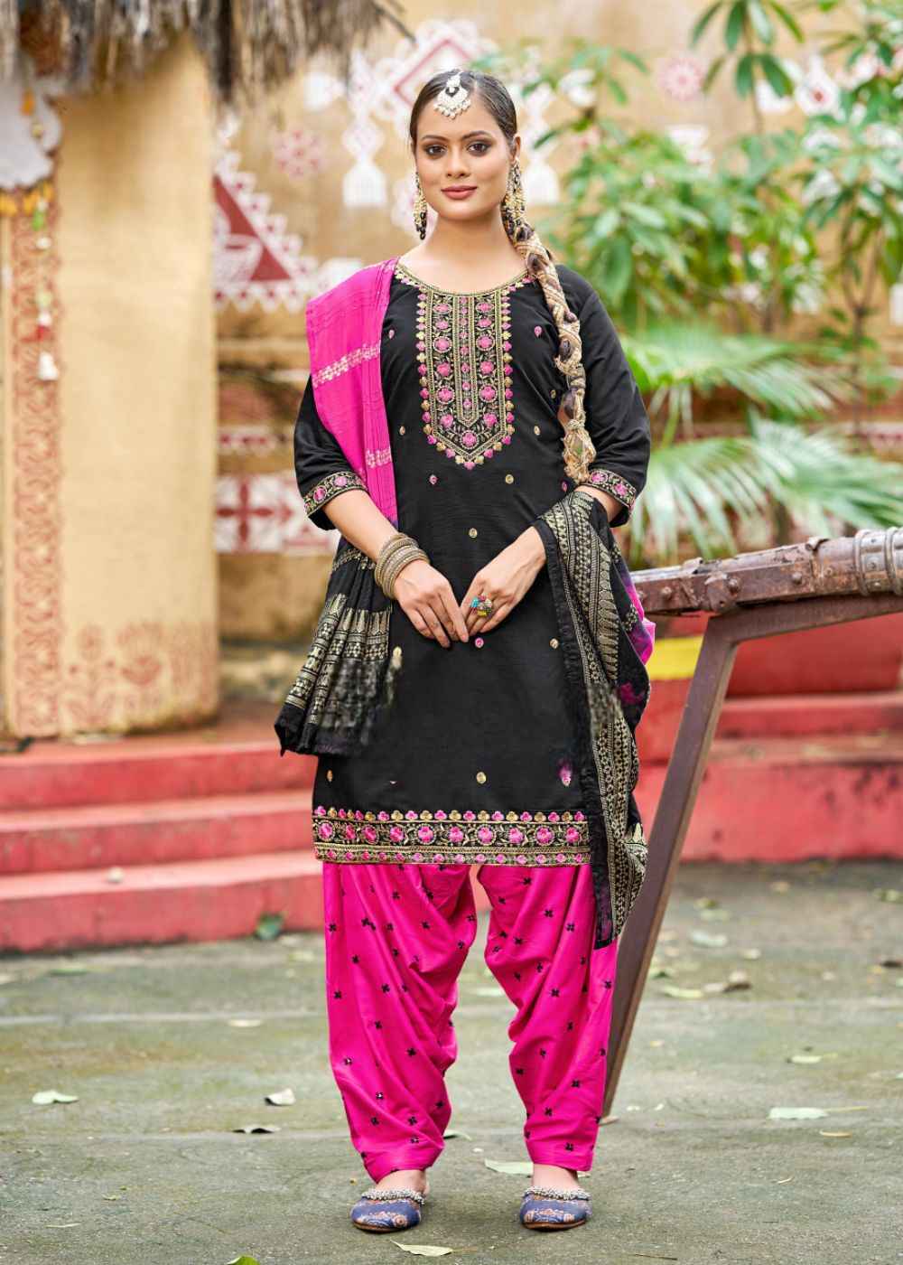 Midnight Fuchsia Majesty – Black & Pink Embroidered Patiyala