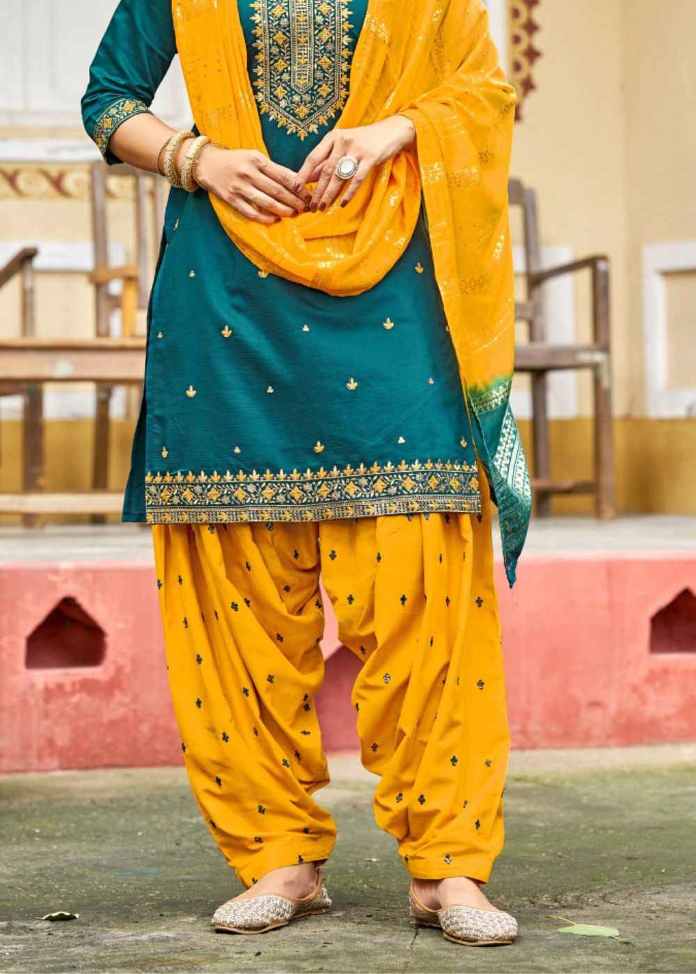 Teal Gold Radiance – Dual Tone Embroidered Silk Set